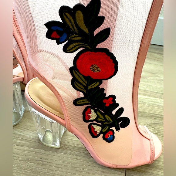 Vintage PINK EMBROIDERED MESH HEELS - Picture 5 of 7